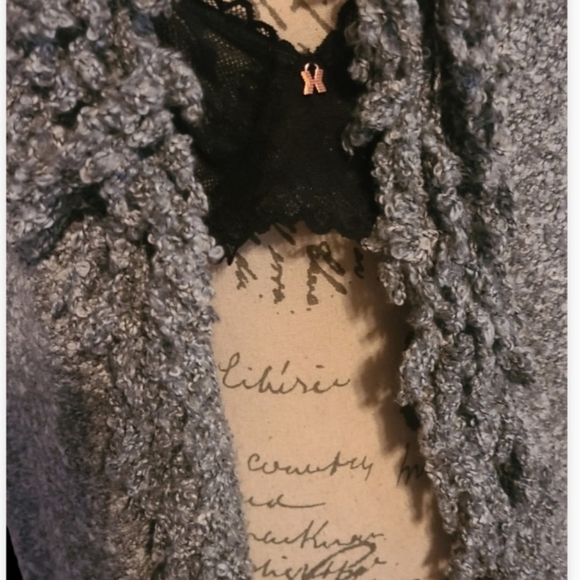HP🔥🔥Gorgeous Grey Fuzzy Sweater vest/cardigan NWOT - Picture 7 of 16